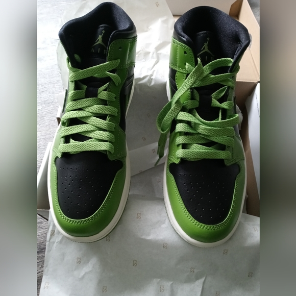 Women's Air Jordan 1 MD  Size 8.5 - Picture 6 of 11